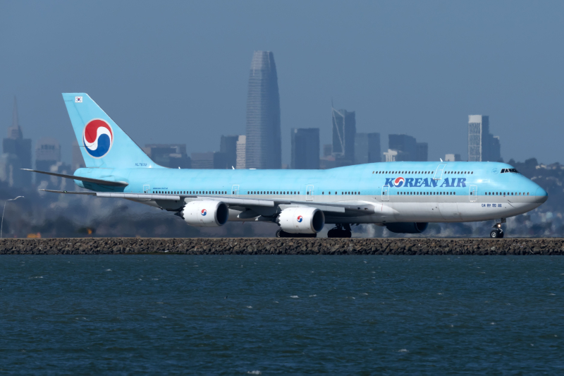 How Many Miles Per Gallon Does A Boeing 747-8 Get?