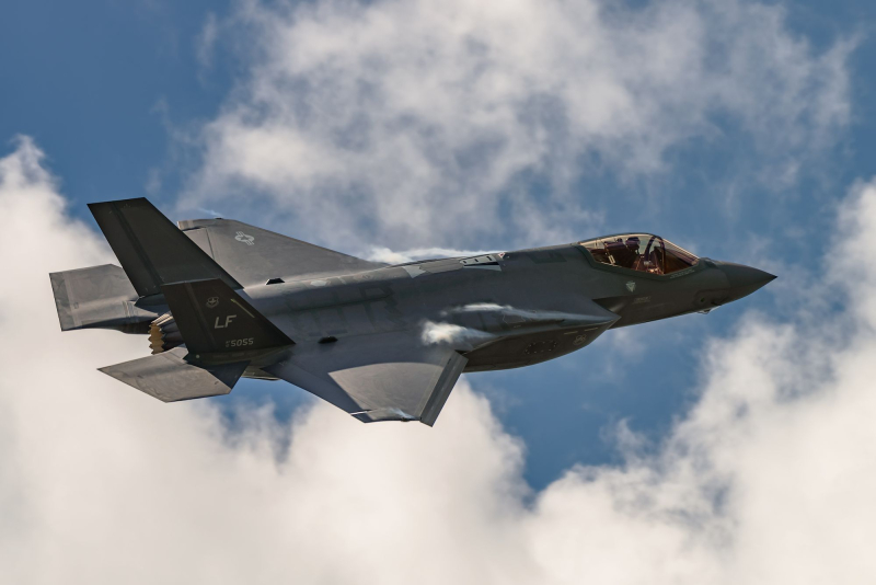 Lockheed Martin’s Shares Dip After Pentagon Cuts F-35 Request