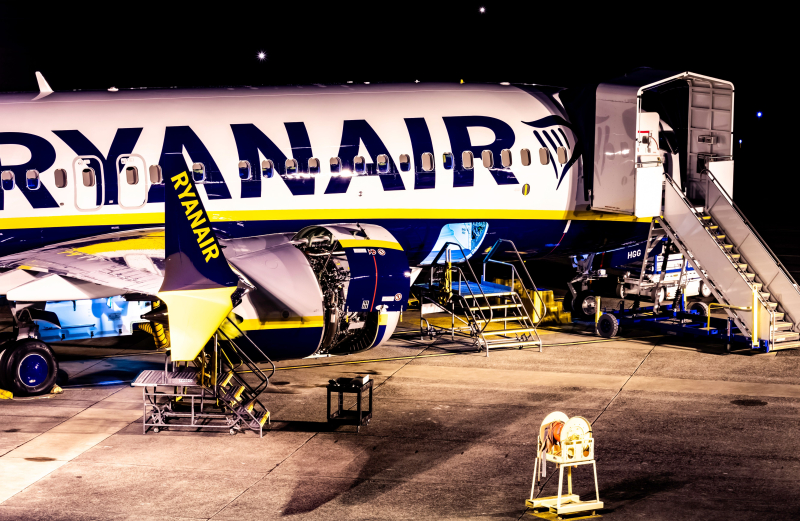 Mother & Toddler Injured In Ryanair Boeing 737 MAX Turbulence Incident