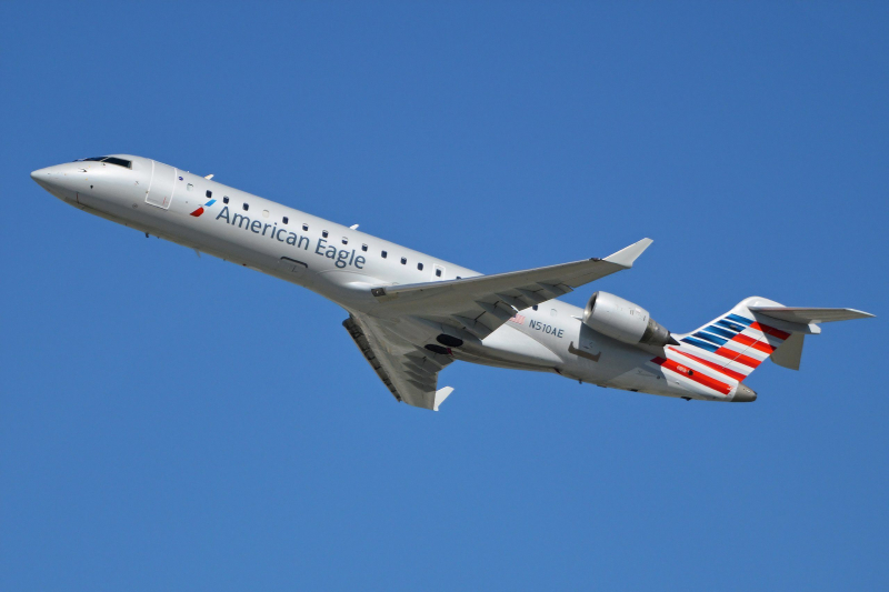 Over 1,000 Miles: Delta & American Compete On The World's Longest CRJ700 Flights