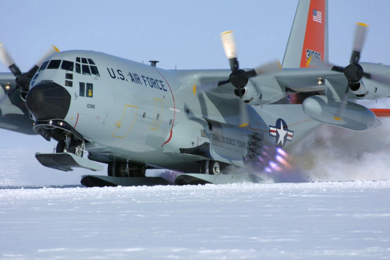 This Is The Largest Aircraft In The US Navy