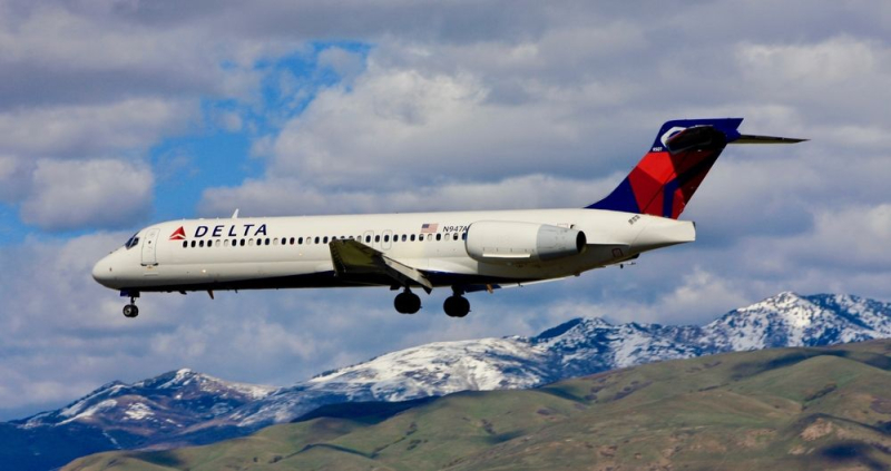 Why Does Delta Still Fly Its 26-Year-Old Boeing 717s?