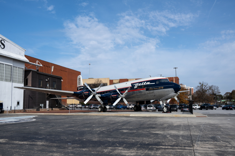 The Last Plane In America With Piston‑Engine Propellers