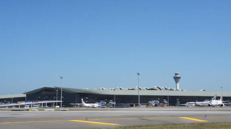 A global airport group that champions connectivity and sustainability