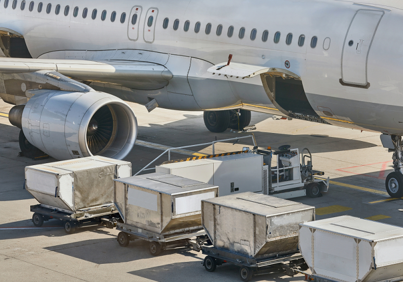 Перевозка грузов пассажирскими самолетами: особенности, правила и преимущества